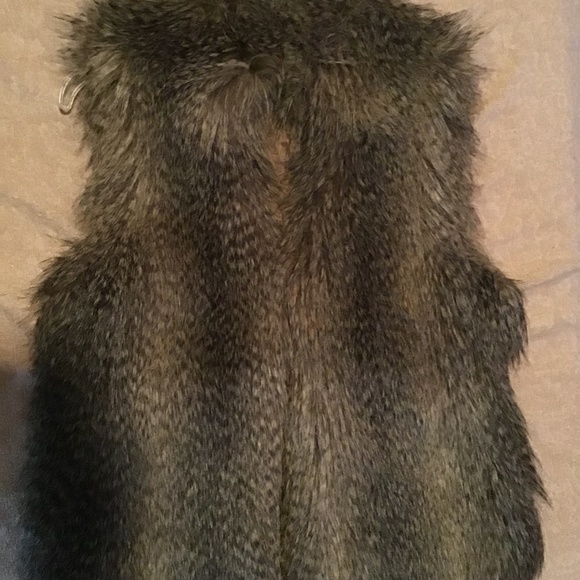 Michael Michael Kors Faux Raccoon Fur Vest - Picture 4 of 6